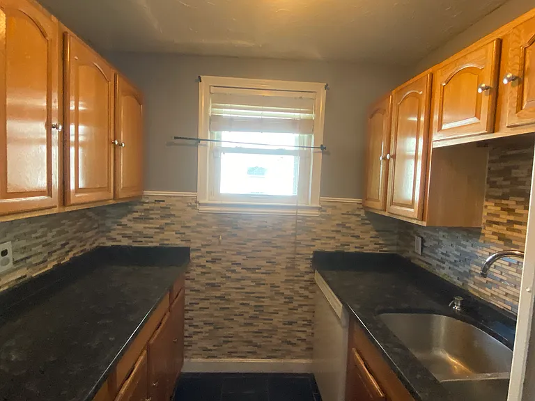 81 Pilgrim Ave — Photo 6