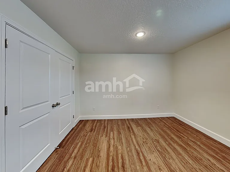 1328 E White St — Photo 24