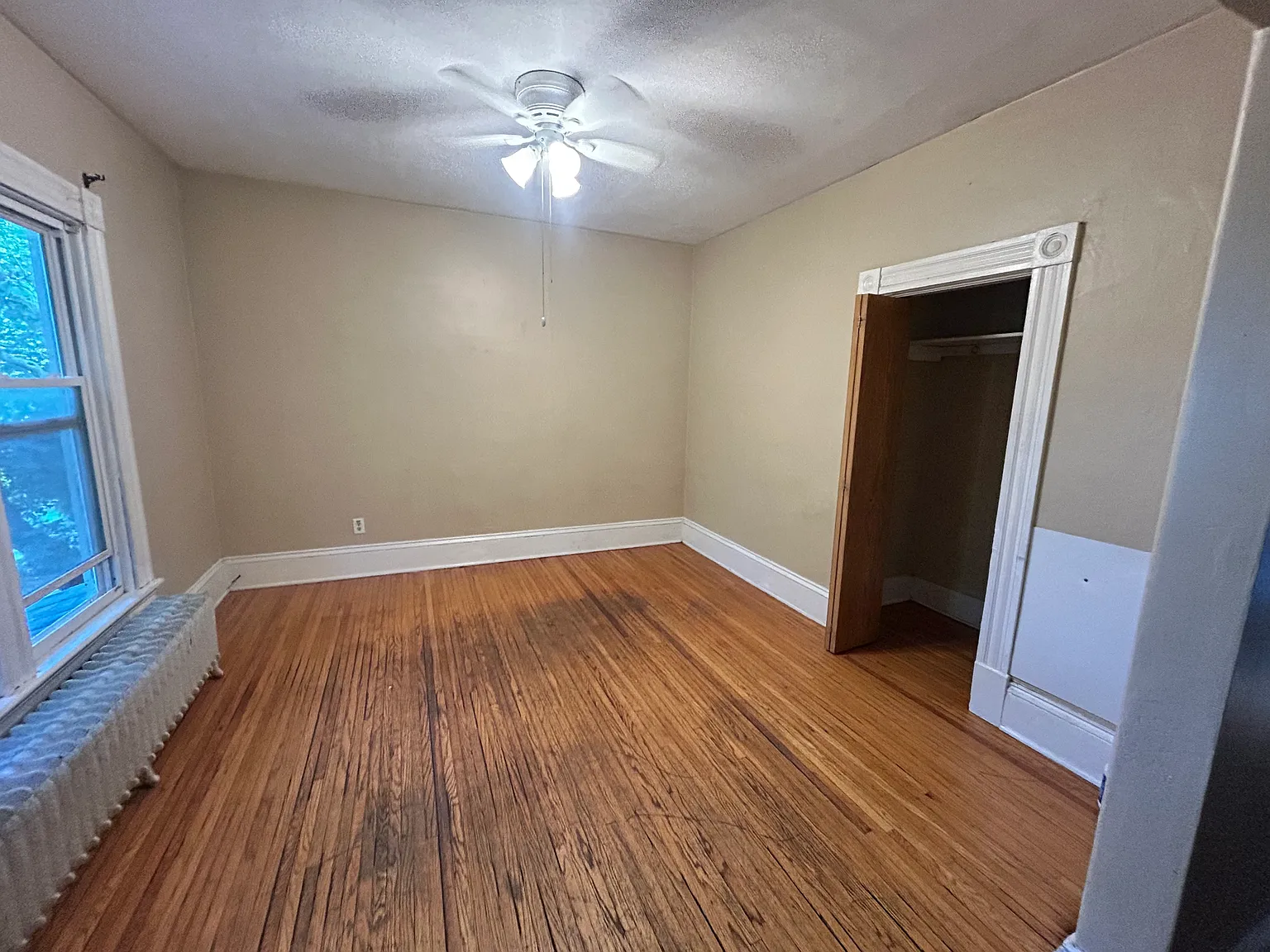 3 bed, 1900 sqft, $2,150 — Photo 4