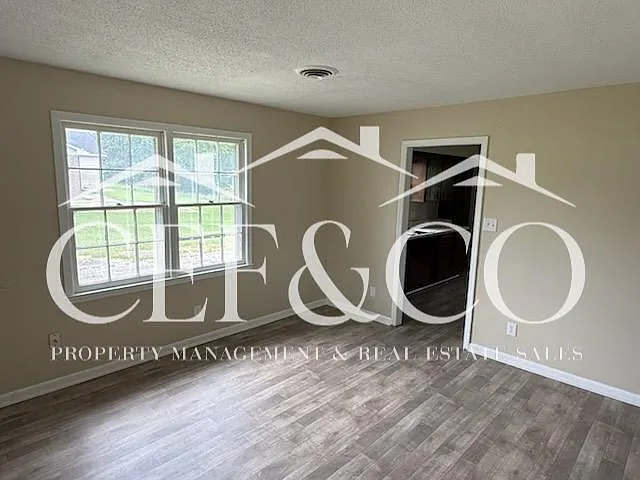 2 bed, 879 sqft, $895 — Photo 4