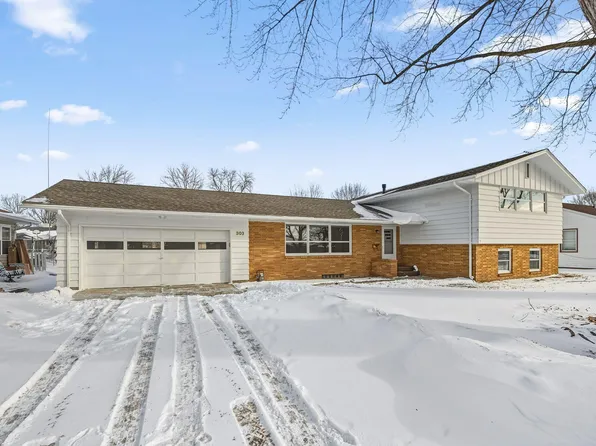 303 Lexington Ave N, New Prague, MN 56071