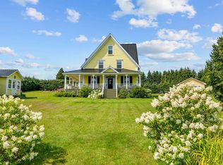 15 Cherry Ln, New London, PE C0B 1M0