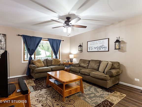 4th image of 283 Barclay Dr