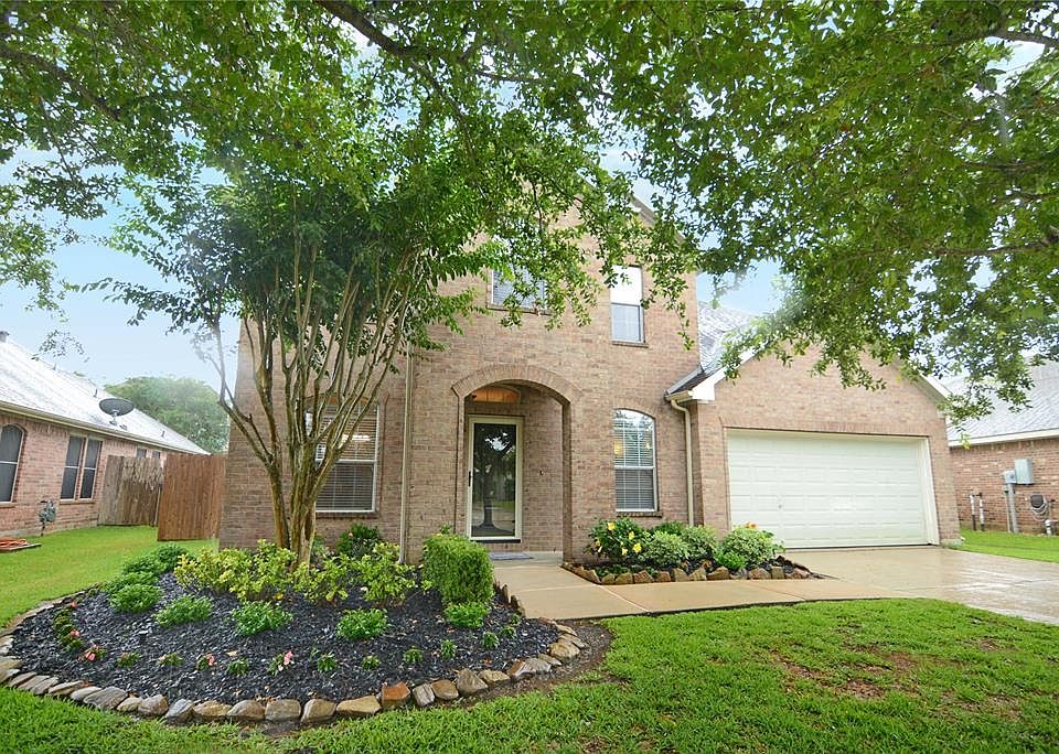 1st image of 631 Castle Cove Ln
