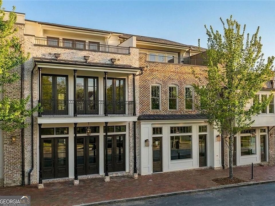 1st image of 61 Bourbon St #7