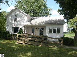 5329 E Monroe Rd, Breckenridge, MI 48615