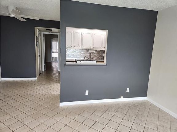 5th image of 54 Harwood Dr #G