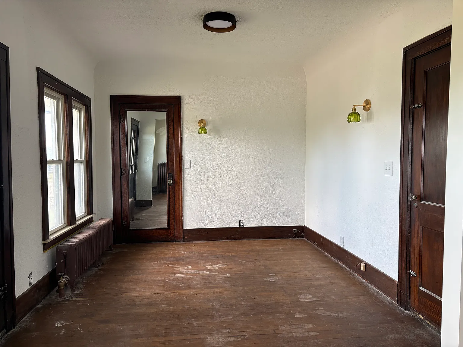 3 bed, 2000 sqft, $1,600 — Photo 2