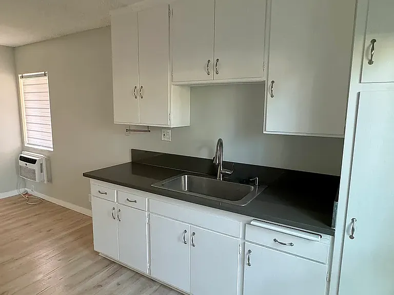 5505 Corteen Pl #7 — Photo 12