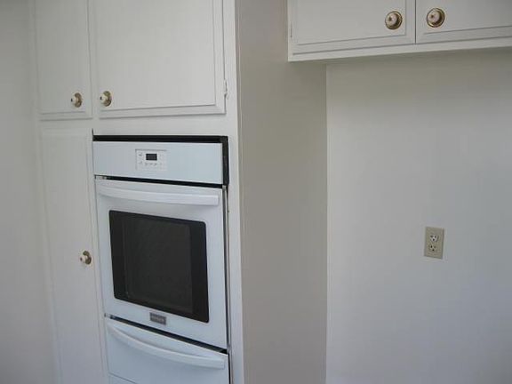 3rd image of 416 N Kenwood St APT 12