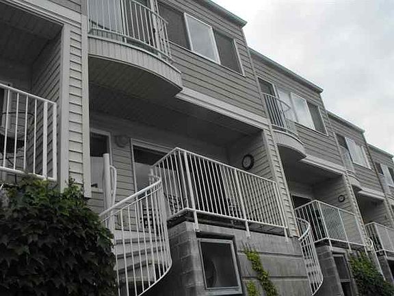 3rd image of 1102 W Woodin Ave Unit H