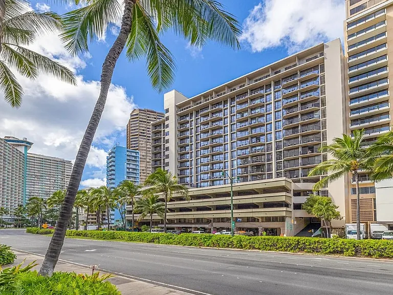 Ala Moana Blvd — Photo 11
