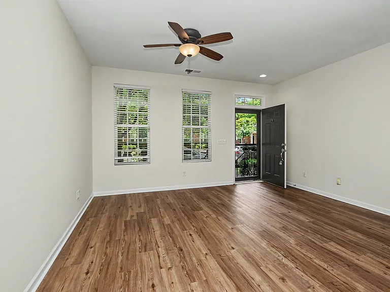 11233 Cedar Walk Ln — Photo 4