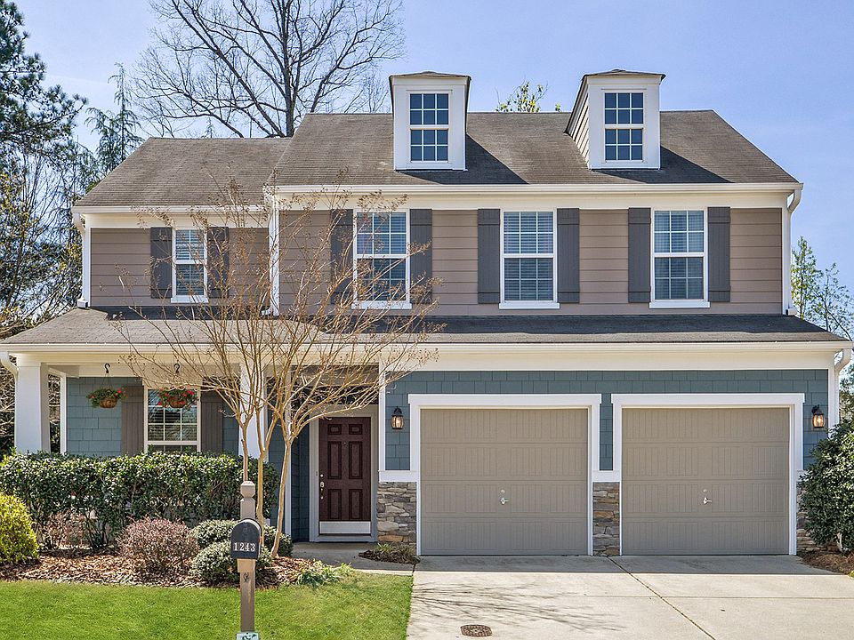 1st image of 1243 King Springs Ct SE