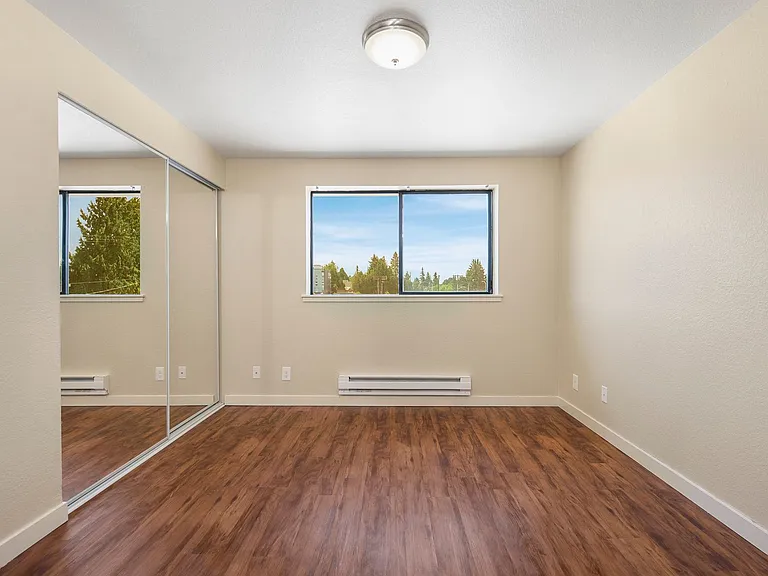 Newland Apartments — Photo 17