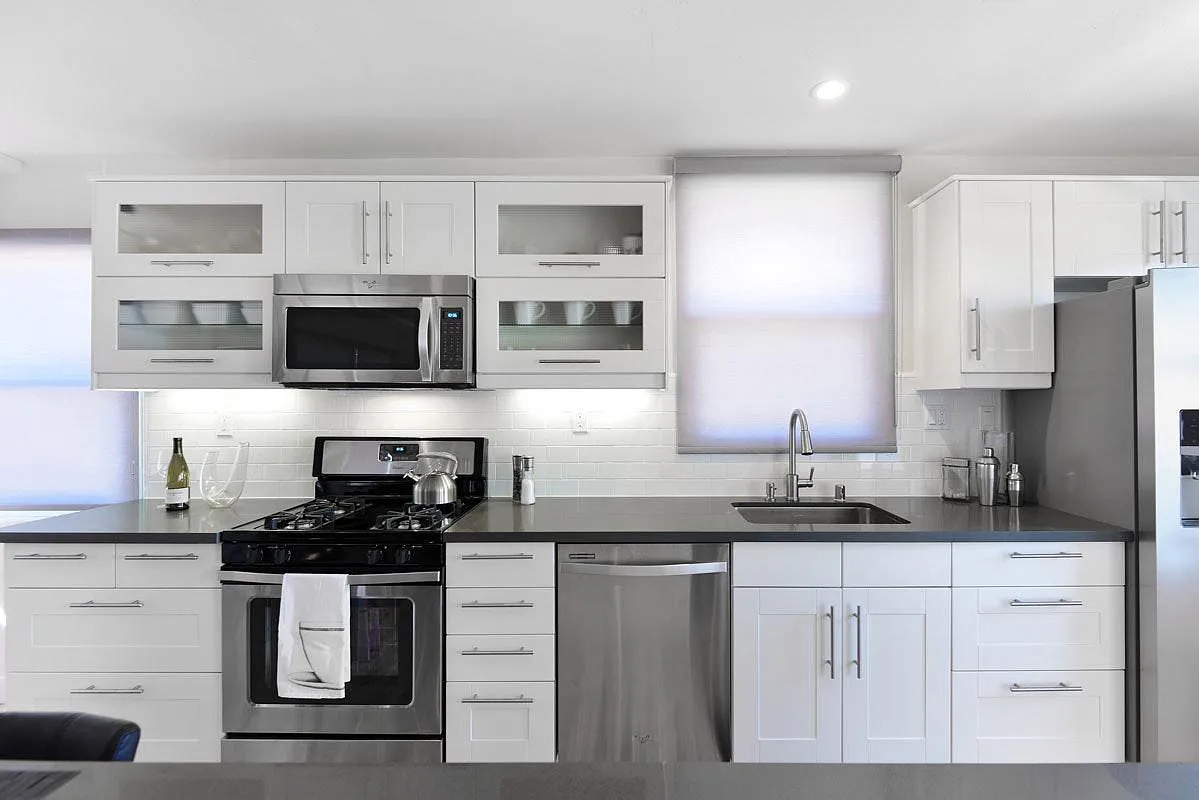 2 bed, 900 sqft, $3,150 — Photo 4