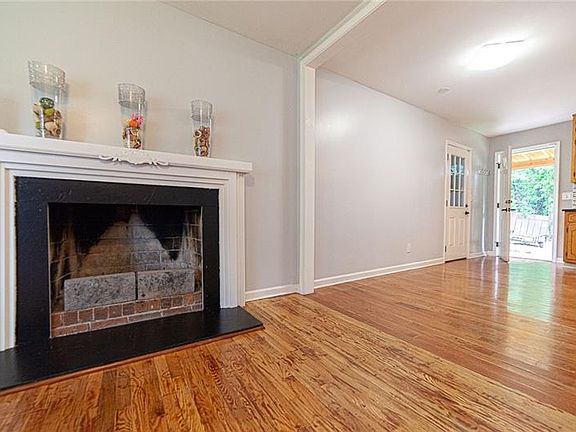 4th image of 605 Doyal Mills Ct