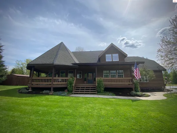 107 Krystal Loop Dr, Sagle, ID 83860