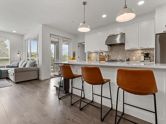 3rd image of 33540 Mayfair Ave #404