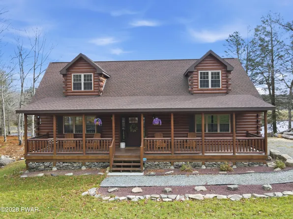 109 Lakeside Dr, Greentown, PA 18426