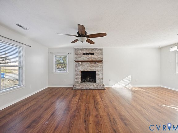 3rd image of 6295 Banshire Dr