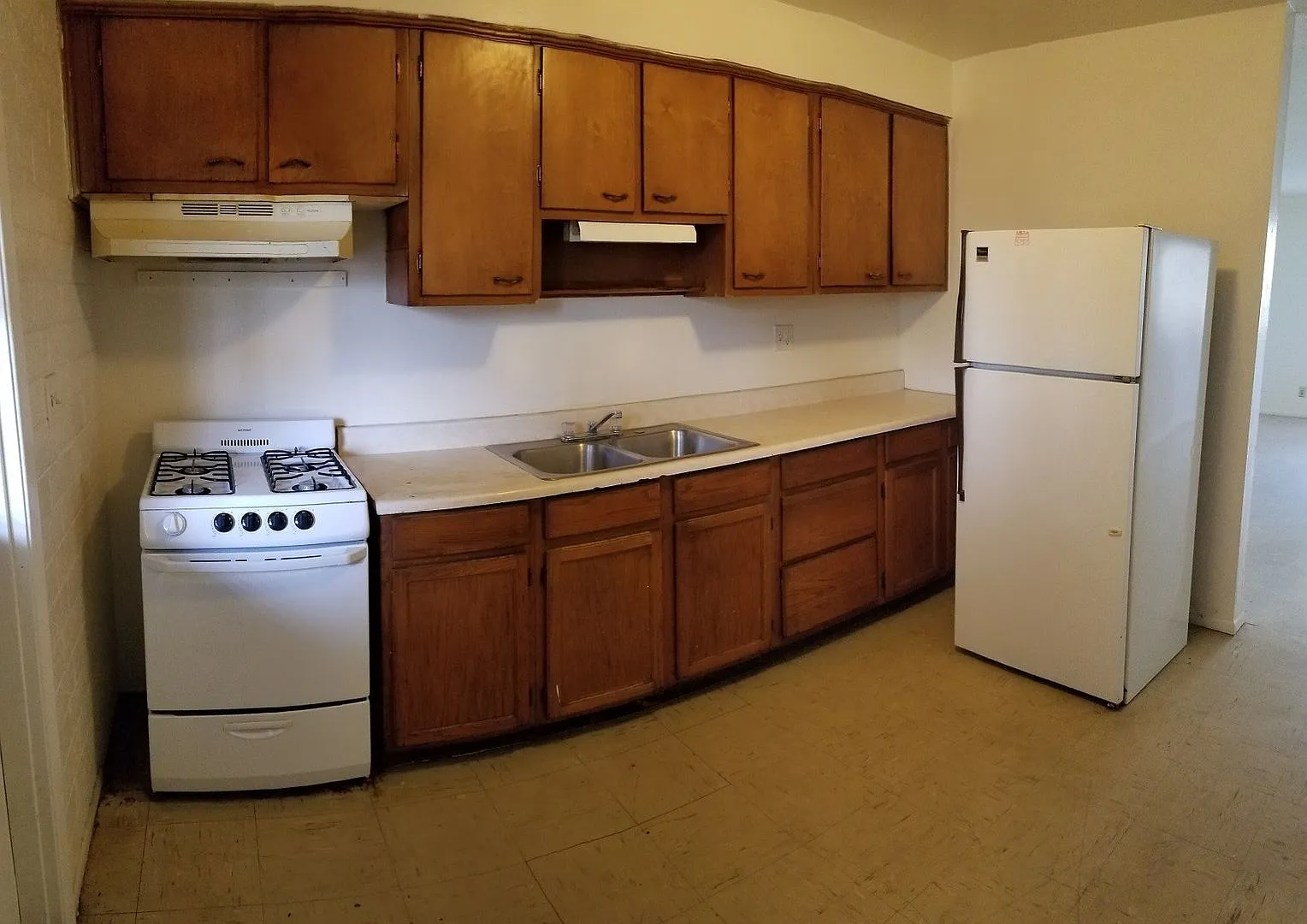913 E. Spence — Photo 2