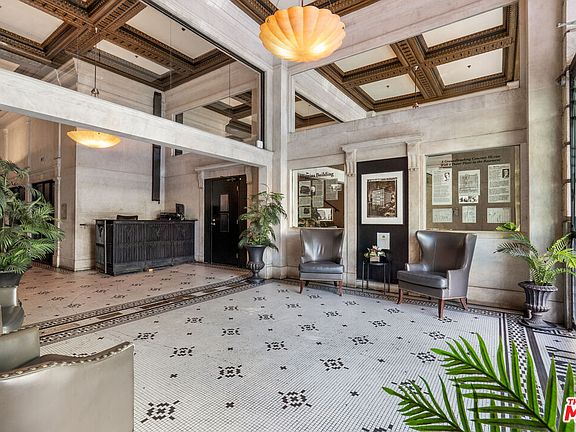 4th image of 108 W 2nd St APT 711