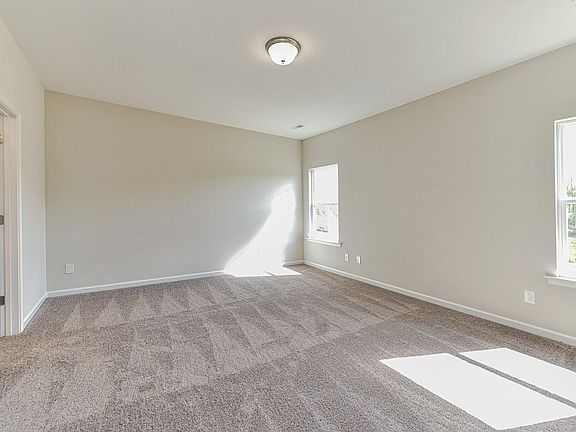 4th image of 135 Walker Mac Dr