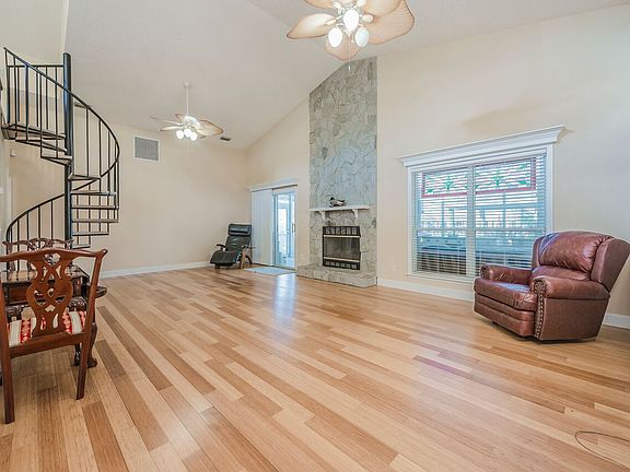 3rd image of 4220 Tideview Dr