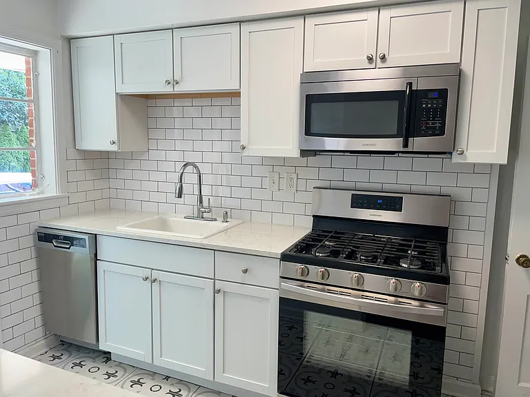 105 E Selby Blvd — Photo 4
