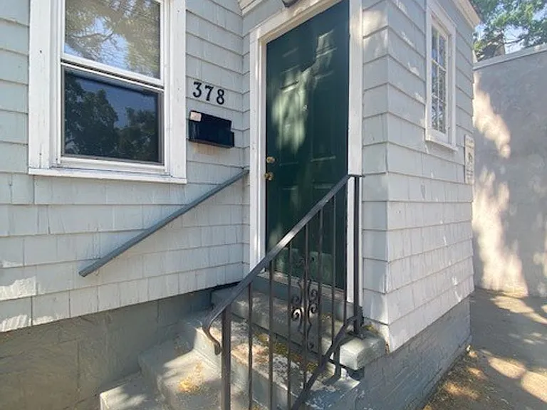 378 Crown St — Photo 4