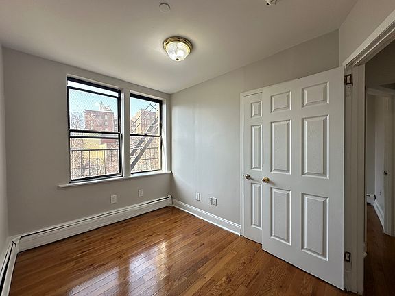 4th image of 205-207 Monticello Ave #11