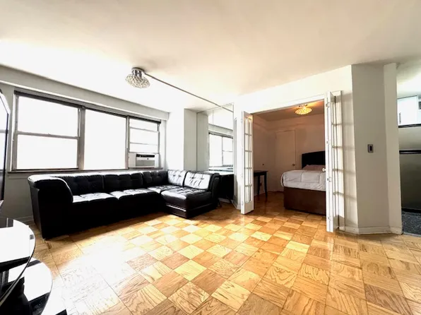 155 East 34th Street image 1 of 12