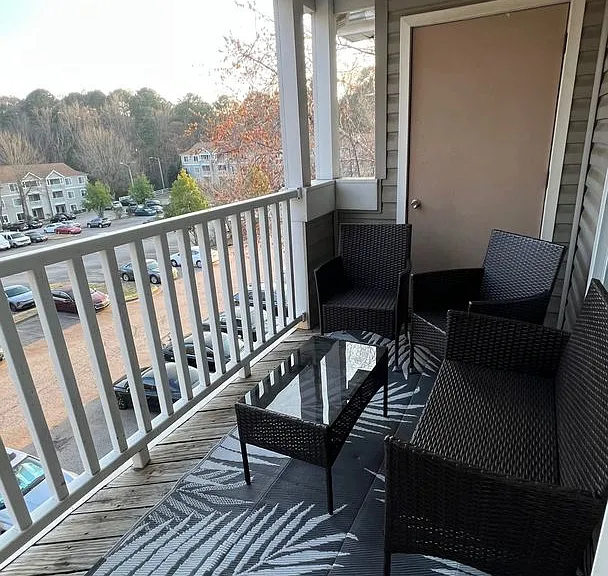 1411 Collegiate Cir #302 — Photo 20
