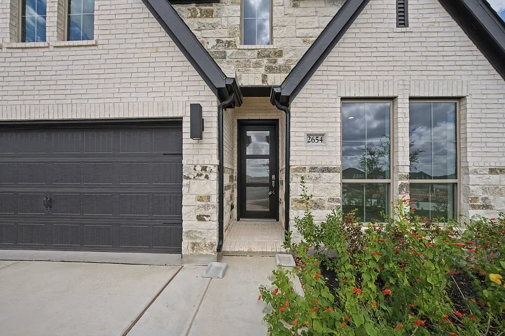Bright 3-Bed with Island Kitchen, Private Patio & Trails 2654 Suncadia Ln, San Antonio — Photo 3