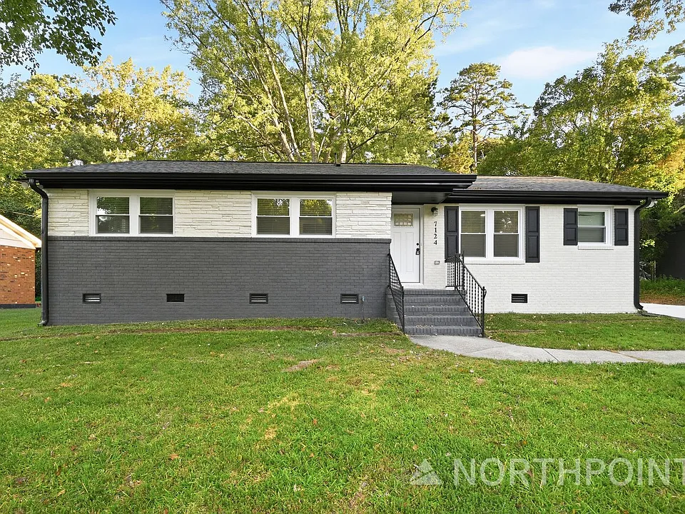 7124 Sherbourne Dr