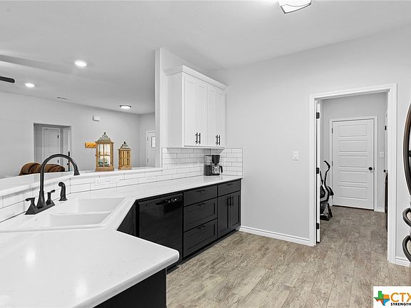 2nd image of 205 N Race St