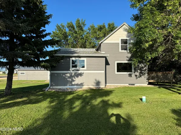 16588 455th Ave, Watertown, SD 57201