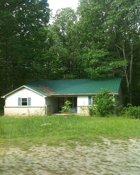 2 bedroom 1 bath in 1/4 acre