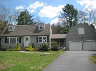 2 Sandy Valley Dr, Walpole, MA 02081