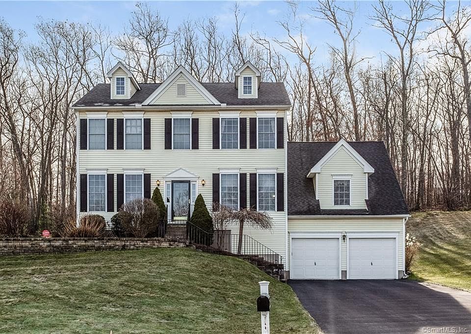 1st image of 27 Dartmouth Dr
