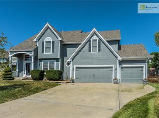 7520 N McKinley Ave, Kansas City, MO 64158