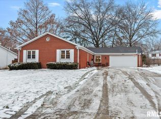 2312 S Wiggins Ave, Springfield, IL 62704