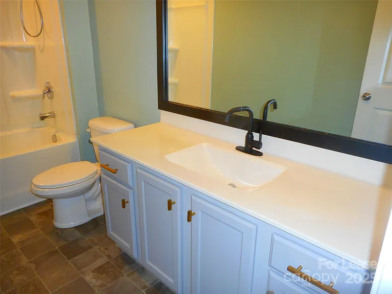 3058 Eastcott Ave — Photo 13