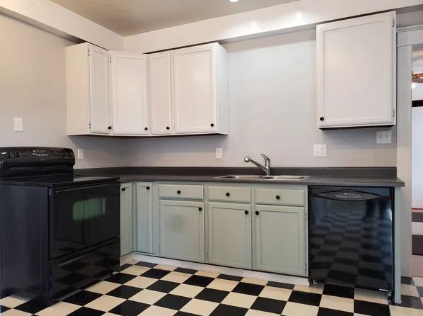 426 W 6th St, Medford, OR