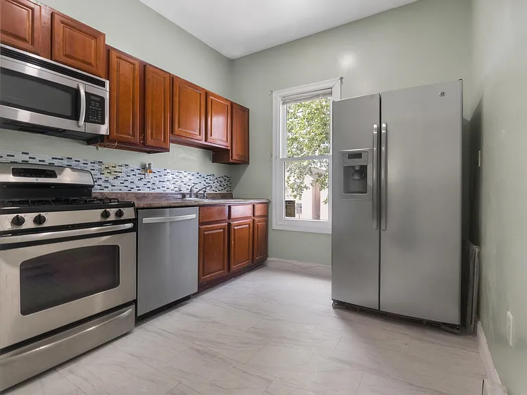 271 Cator Ave #2 — Photo 10