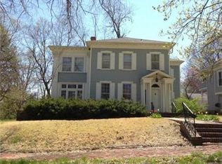 207 Vine St, Leavenworth, KS 66048