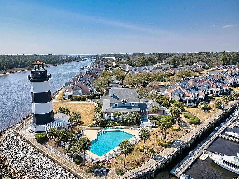 Lightkeepers Point. Governor's lighthouse.