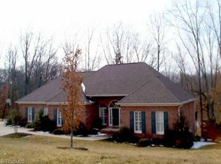 7709 Tall Meadows Dr, Kernersville, NC 27284