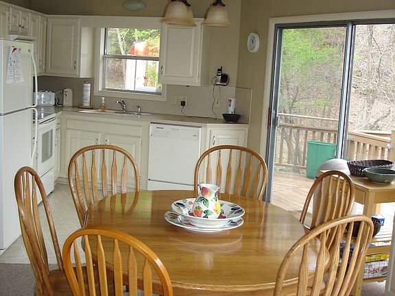 4th image of 11816 White Oak Dr